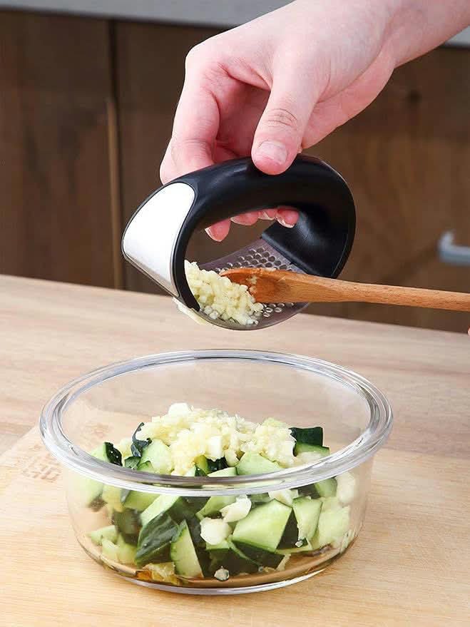 Handheld Garlic Peeler